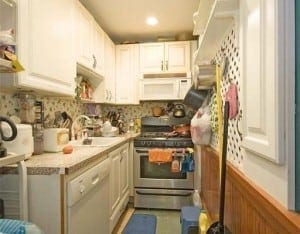 Common mistakes home sellers make- not cleaning up their home